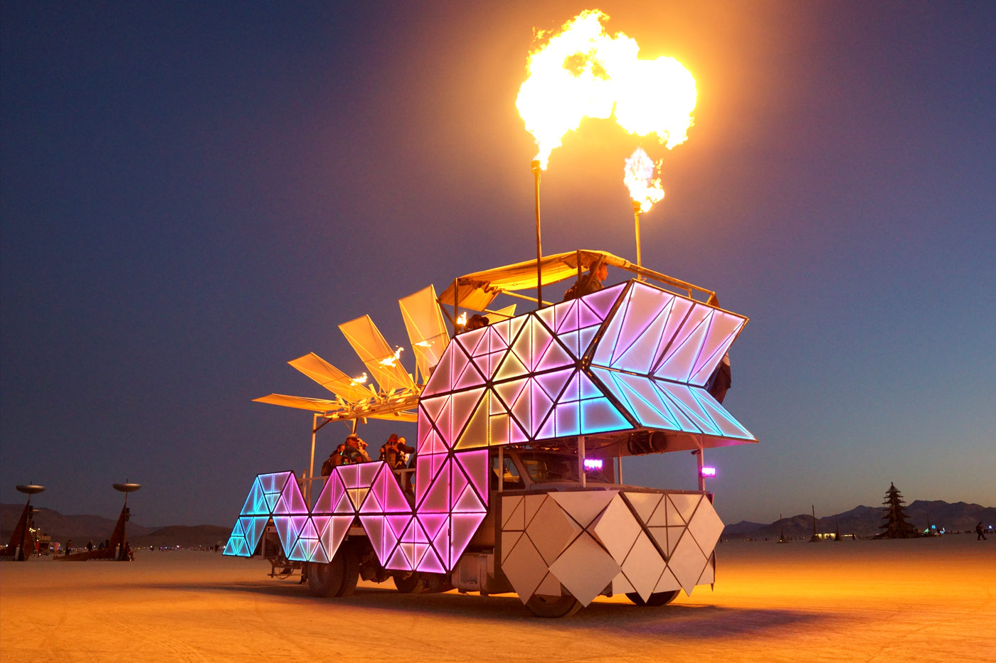 Dragomi Art Car
